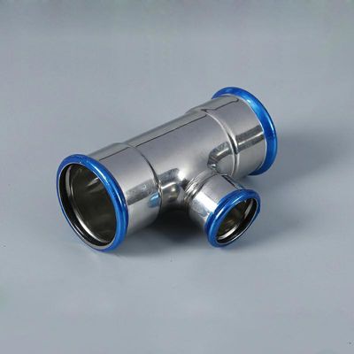 Reduzindo o T que lustra os encaixes de aço inoxidável DN15 - DN108 níquel a cor branca